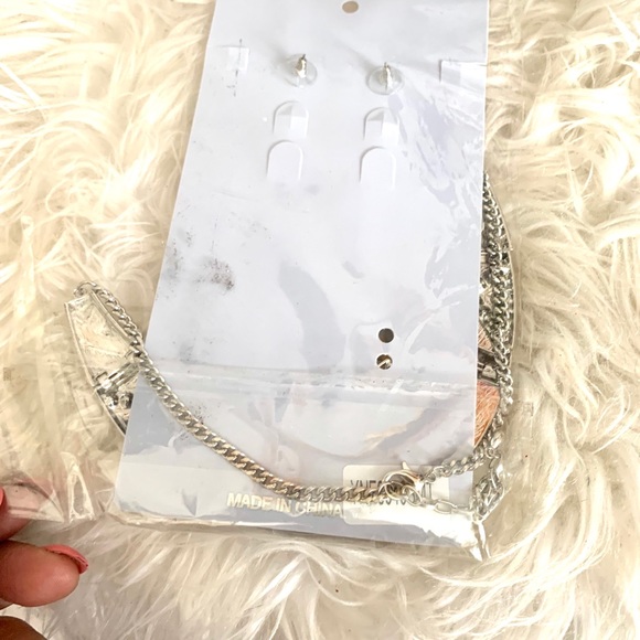 New💕Geometric Rhinestone Necklace Set - Picture 6 of 6